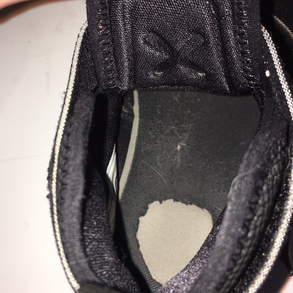 Nike Lebron James Boys Basketball Shoes - Picture 7 of 10